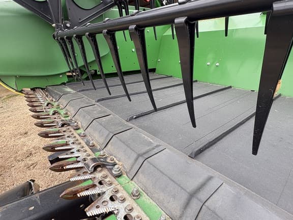 Image of John Deere 635FD equipment image 4