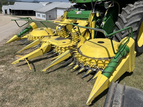 Image of John Deere 676 equipment image 2