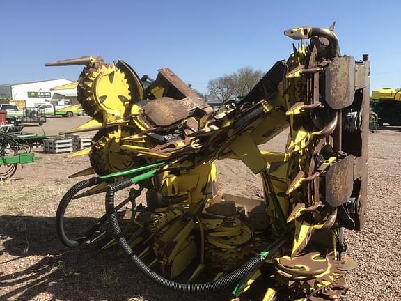 Image of John Deere 690 equipment image 3