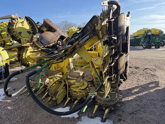 Image of John Deere 690 equipment image 2