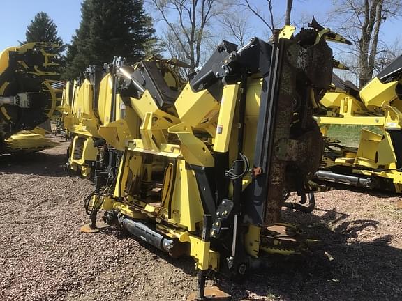 Image of John Deere 690 Primary image