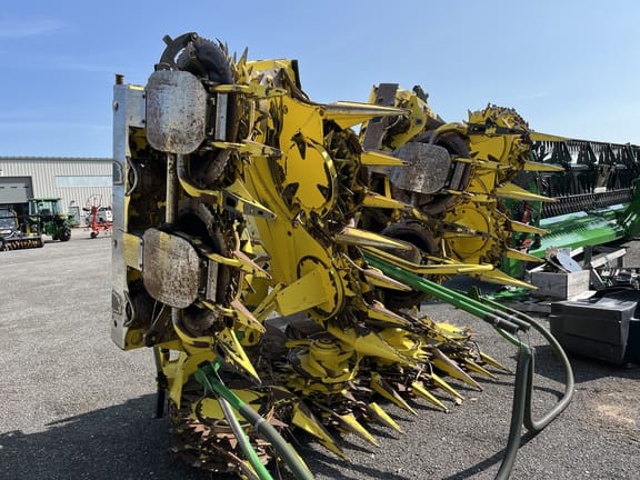 Main image John Deere 692