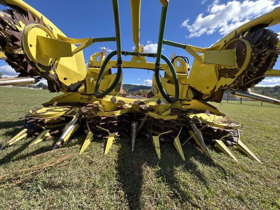 Image of John Deere 696 equipment image 4