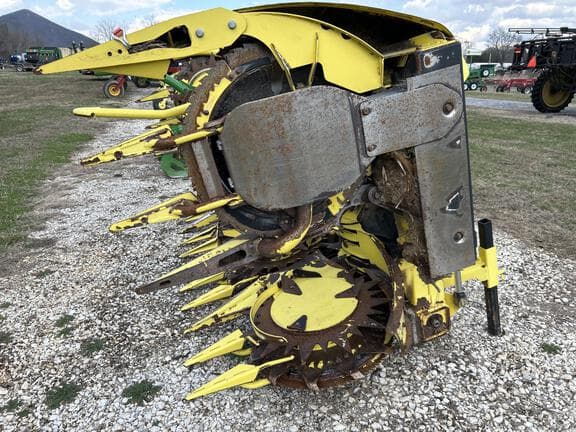 Image of John Deere 696 equipment image 3