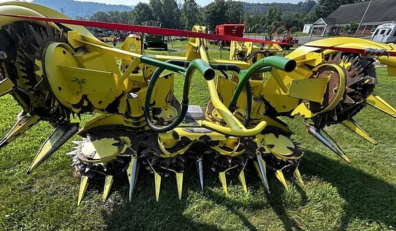 Image of John Deere 696 equipment image 1