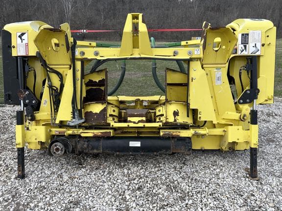 Image of John Deere 696 equipment image 1