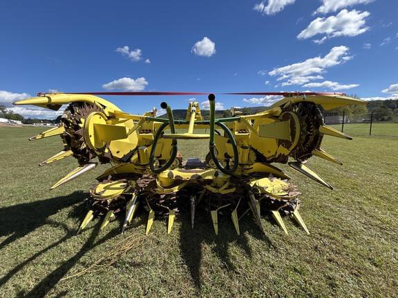 Image of John Deere 696 equipment image 3