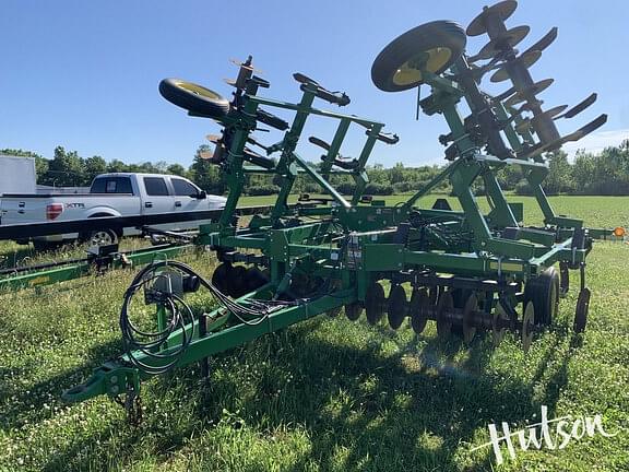 Image of John Deere 714 equipment image 2