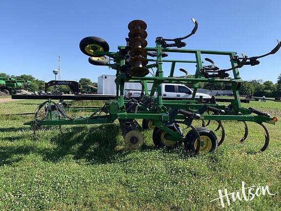 Image of John Deere 714 equipment image 4