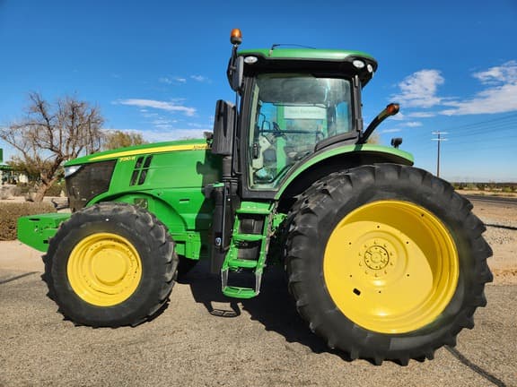 Image of John Deere 7210R equipment image 1