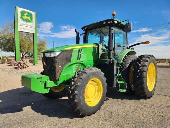 2016 John Deere 7210R Equipment Image0
