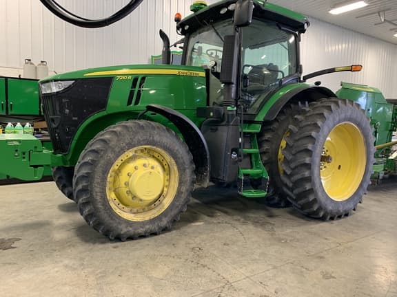 Image of John Deere 7210R equipment image 2