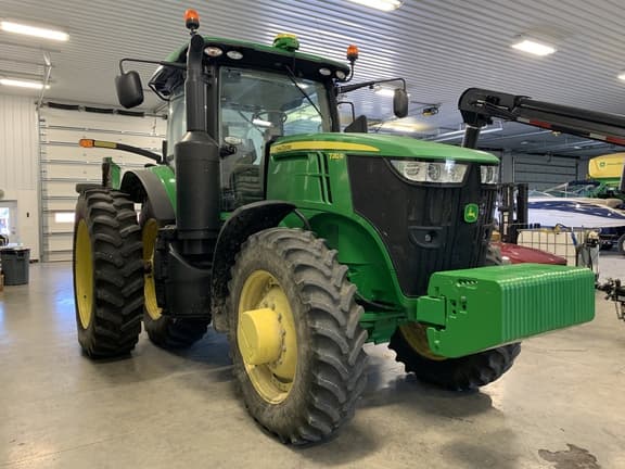 Image of John Deere 7210R equipment image 1