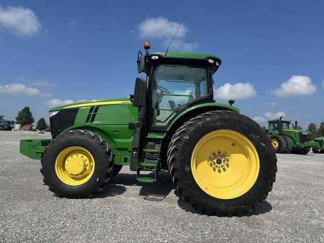Image of John Deere 7210R equipment image 2