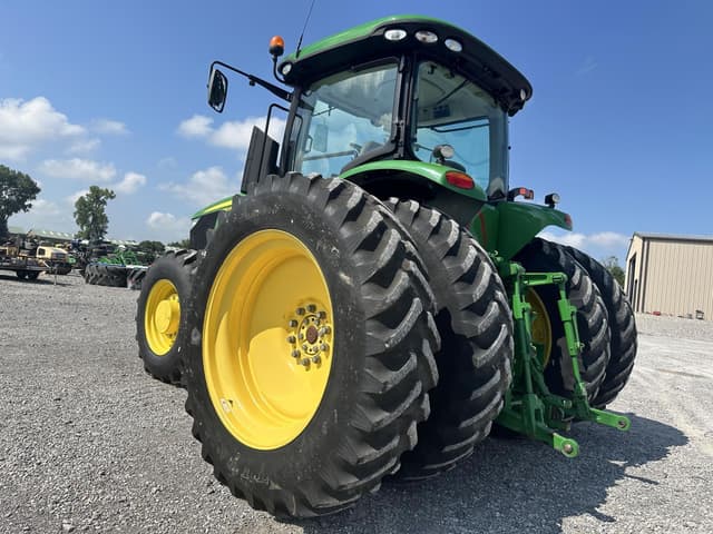 Image of John Deere 7210R equipment image 4