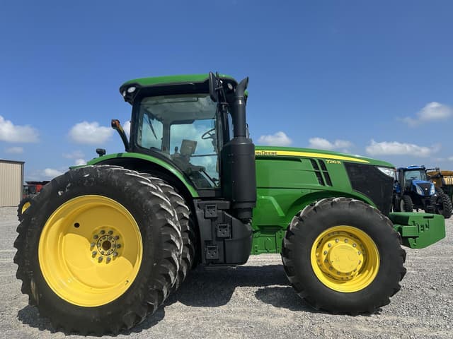 Image of John Deere 7210R equipment image 3