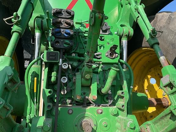 Image of John Deere 7210R equipment image 4
