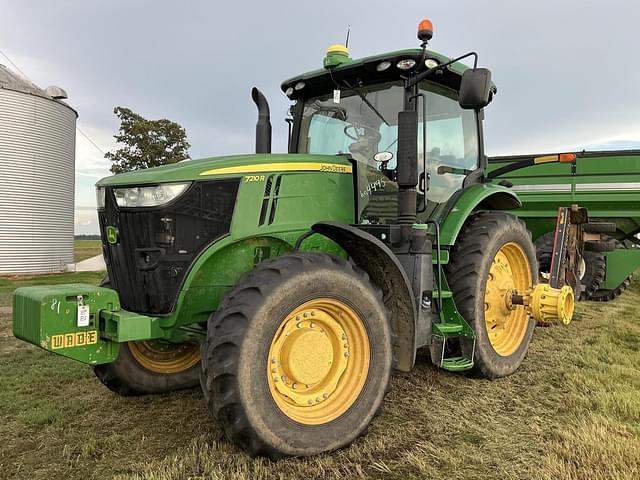 Image of John Deere 7210R equipment image 1
