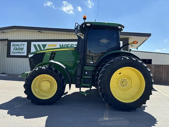 Image of John Deere 7210R equipment image 1