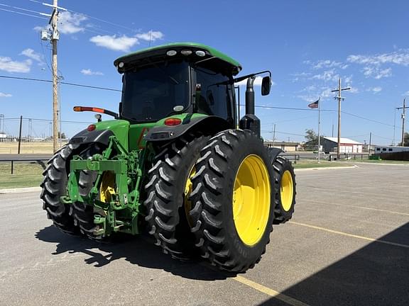 Image of John Deere 7210R equipment image 4