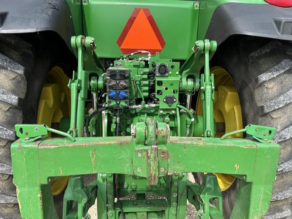 Image of John Deere 7210R equipment image 4