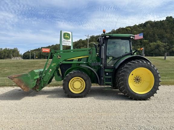 Image of John Deere 7210R equipment image 1