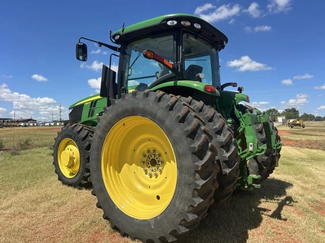 Image of John Deere 7210R equipment image 2