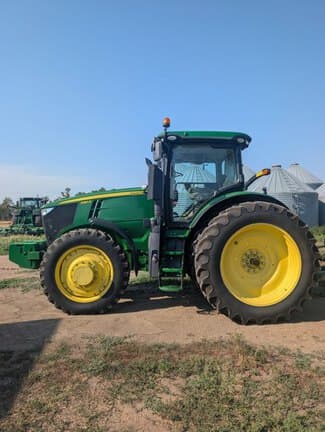 Image of John Deere 7210R equipment image 1