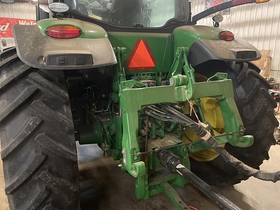 Image of John Deere 7210R equipment image 1