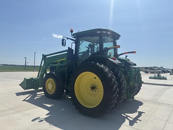 Image of John Deere 7230R equipment image 1