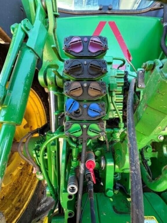 Image of John Deere 7230R equipment image 4