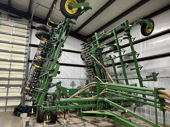 2016 John Deere 730 Equipment Image0