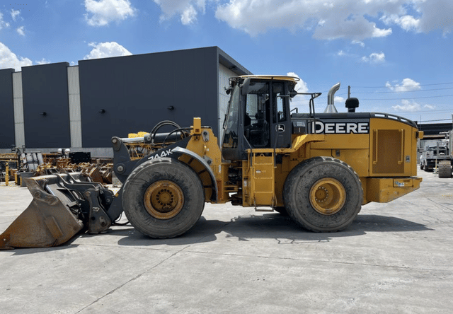 Image of John Deere 744K equipment image 1