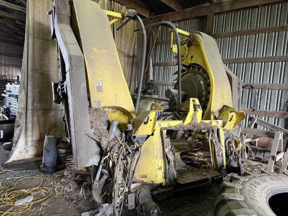 Image of John Deere 770 Image 1