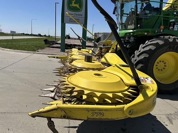 Image of John Deere 770 equipment image 1
