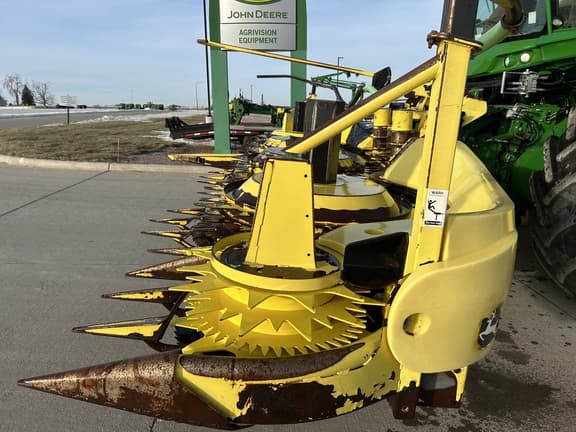 Image of John Deere 770 Primary image