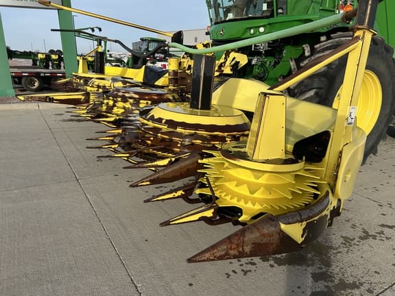 Image of John Deere 770 equipment image 1