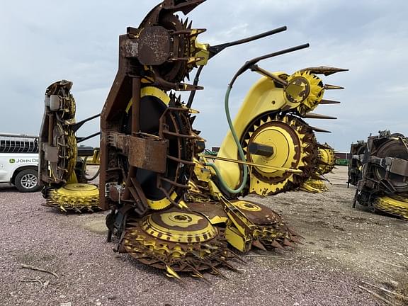 Image of John Deere 770 equipment image 3
