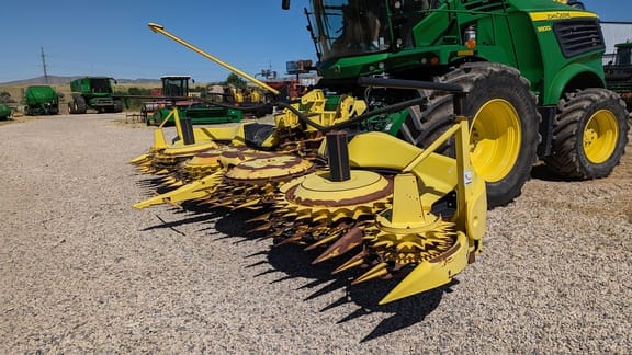 Main image John Deere 770