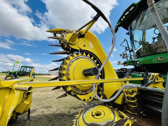 Image of John Deere 770 equipment image 4