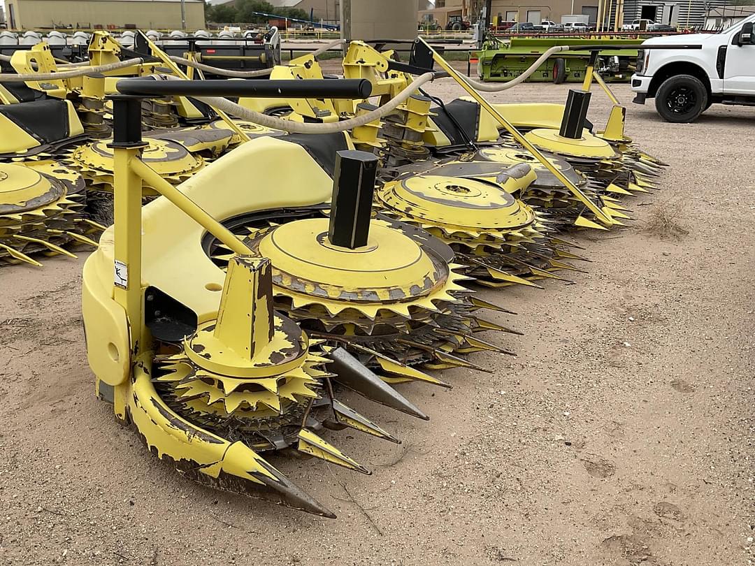 Image of John Deere 770 Primary image