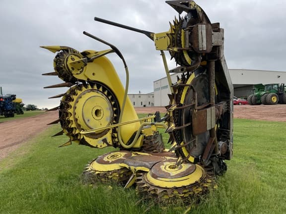 Image of John Deere 770 Primary image