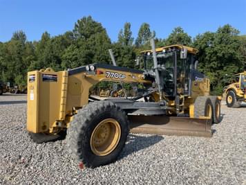 Main image John Deere 770GP