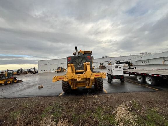 Image of John Deere 772G equipment image 3