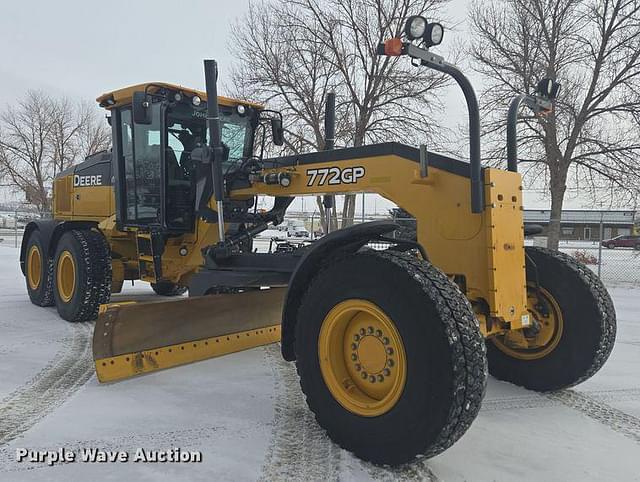 Image of John Deere 772GP equipment image 2