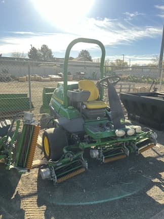 Image of John Deere 8000A equipment image 2