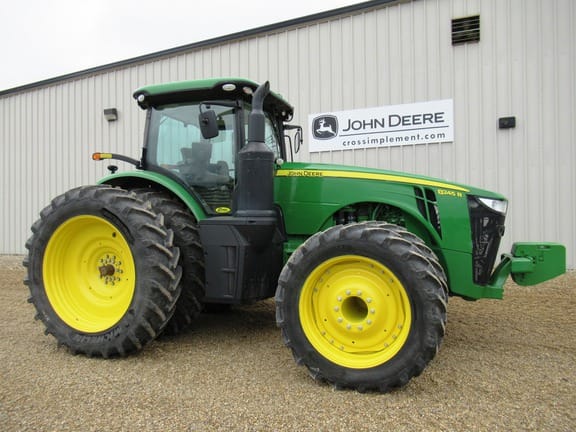 2016 John Deere 8245R Equipment Image0