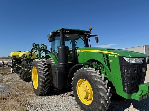 Image of John Deere 8245R equipment image 1