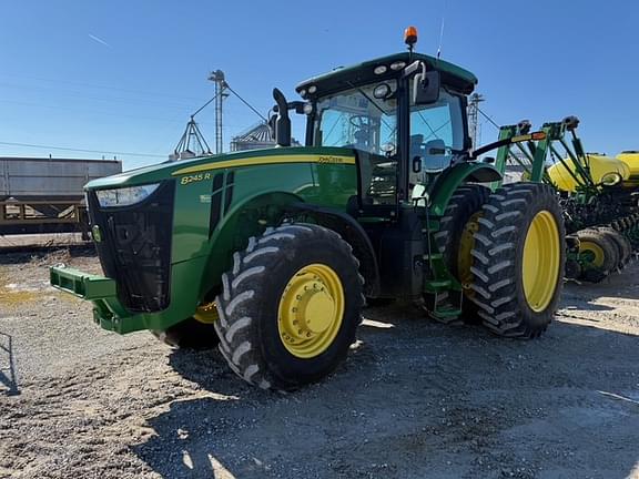 Image of John Deere 8245R equipment image 2