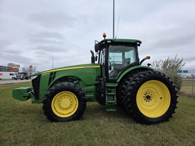 Image of John Deere 8245R equipment image 1